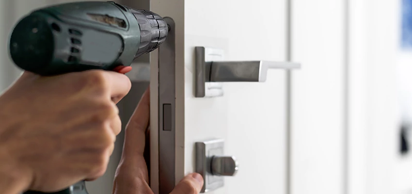 Locksmith For Lock Replacement Near Me in Calabasas, CA