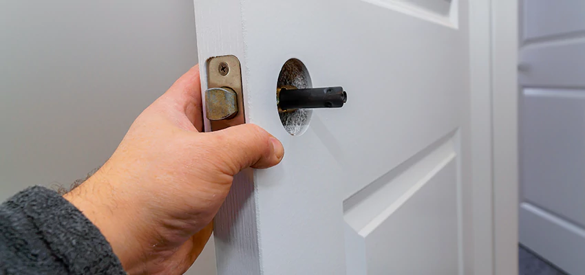 Nighttime Locksmith For Lock Repair in Calabasas, CA
