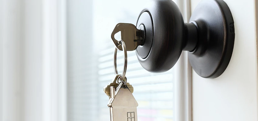 Bifold Door Knob Replacement in Calabasas, California